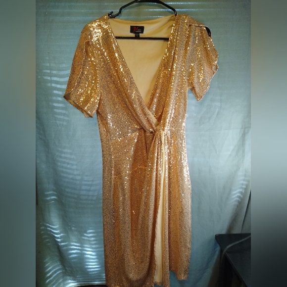 JM Studio By John Meyers Gold Sequin Wrap Dress - Picture 1 of 4